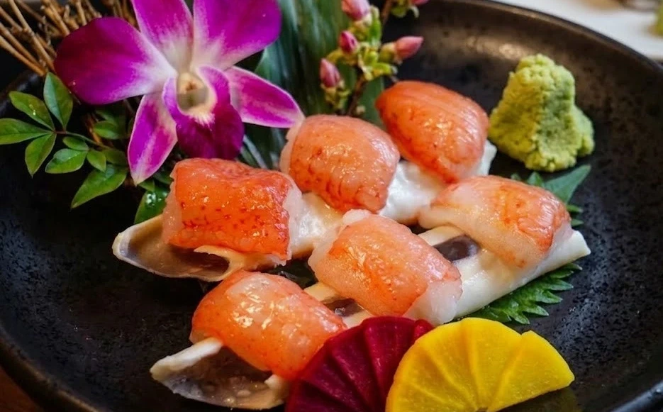 かに満 かに寿司(胡蝶蘭のあしらい)
